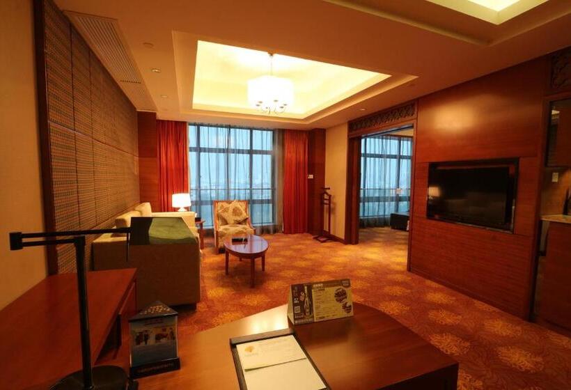 Executive Süit, Leeden Jingxi