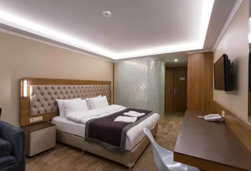 Economy Room