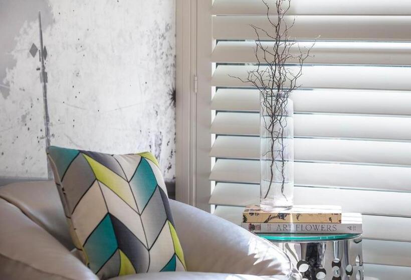 스탠다드 스튜디오, Oaks Melbourne On William Suites