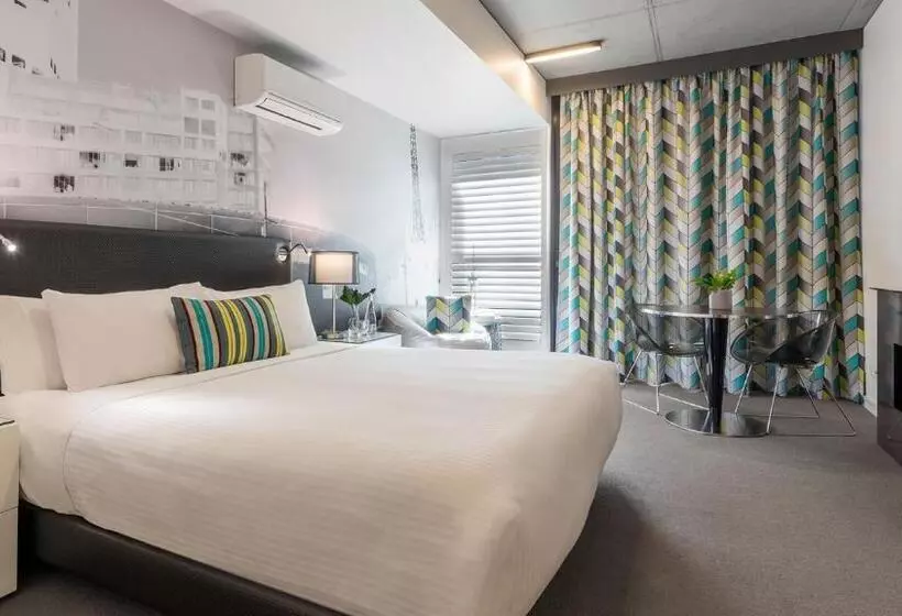 スタンダードスタジオ, Oaks Melbourne On William Suites