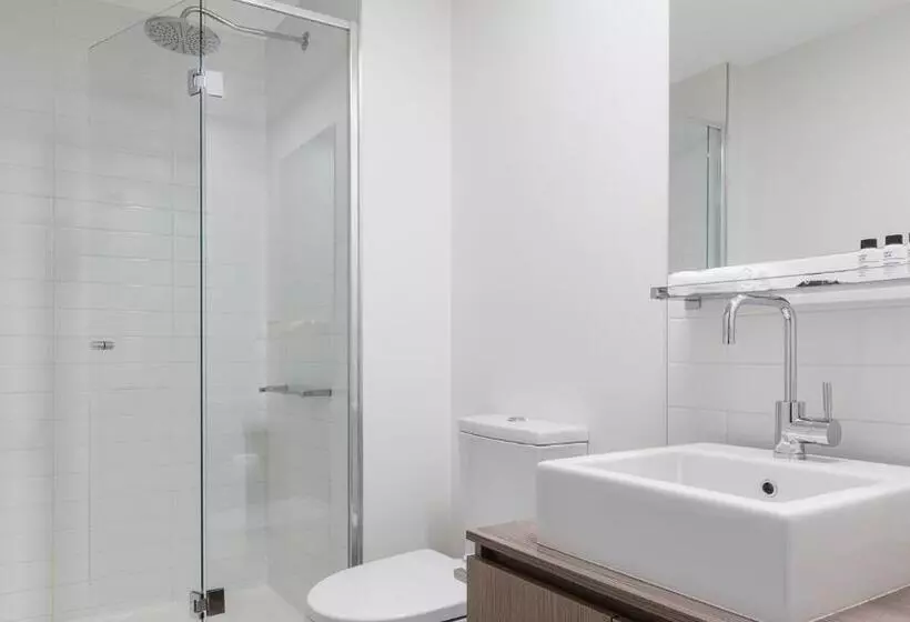 パークビュースタンダードステューディオ, Oaks Melbourne On William Suites