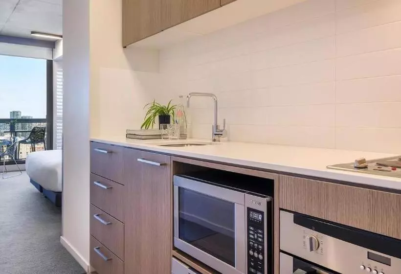 スーペリアスタジオ, Oaks Melbourne On William Suites