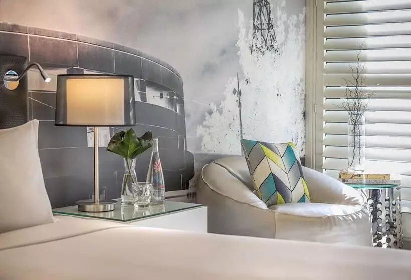 スタンダードスタジオ, Oaks Melbourne On William Suites