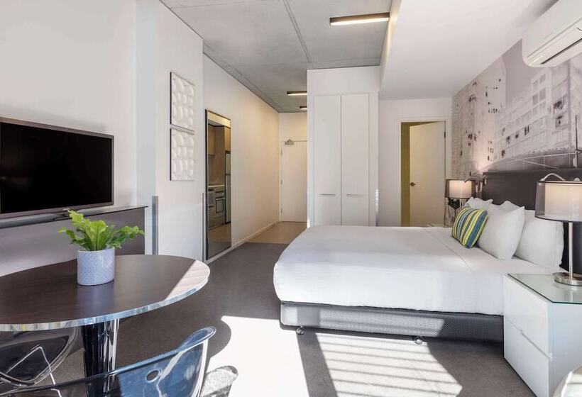 스탠다드 스튜디오, Oaks Melbourne On William Suites