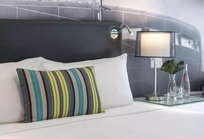 スタンダードスタジオ, Oaks Melbourne On William Suites