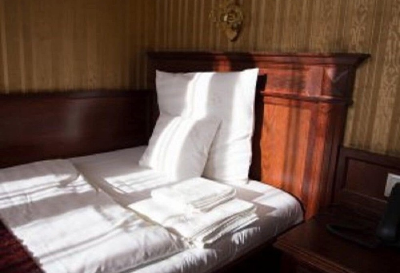 スタンダードシングルルーム, Obester