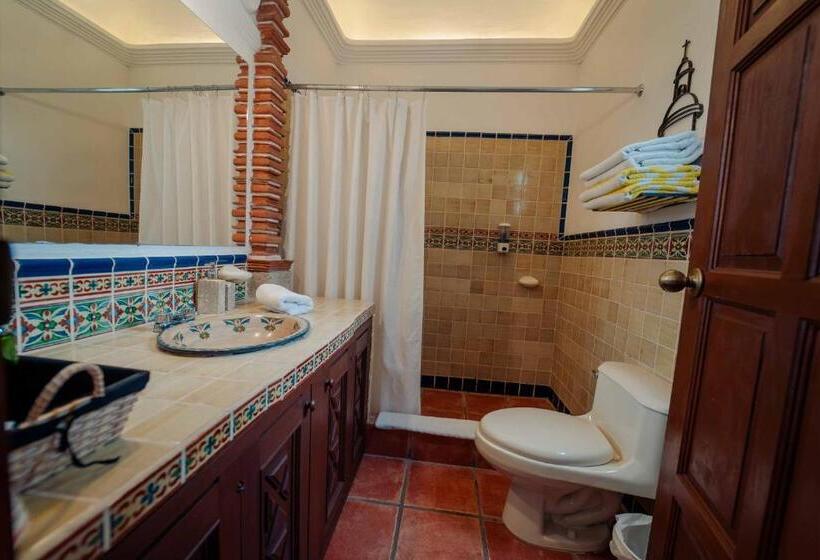 اتاق لوکس با تخت بزرگ, Real Plaza