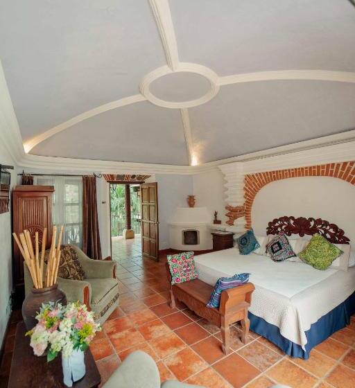 اتاق لوکس با تخت بزرگ, Real Plaza