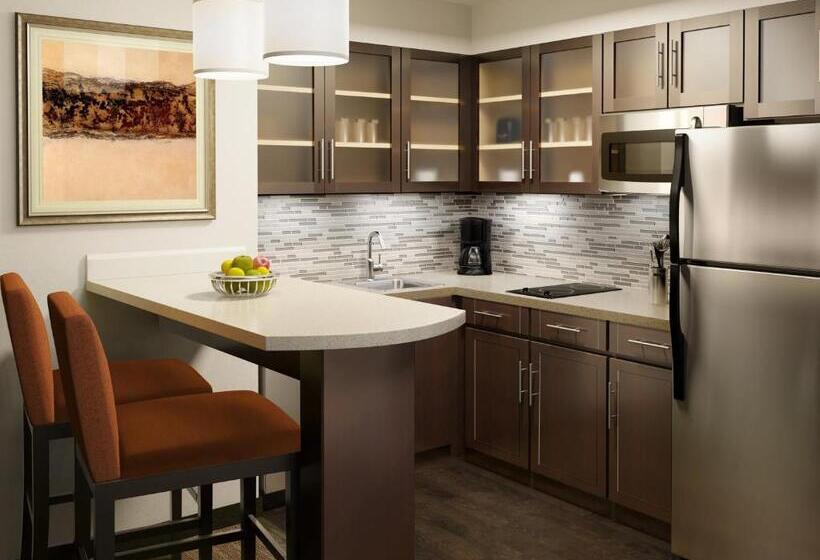 스위트 킹사이즈 침대, Staybridge Suites West Edmonton, An Ihg