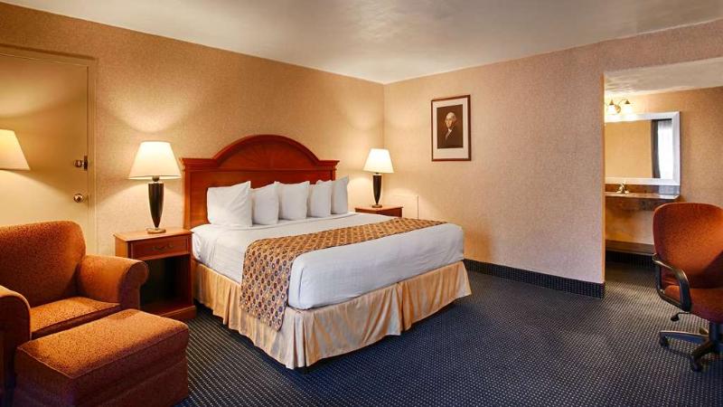 스탠다드 스튜디오 킹침대, Staybridge Suites West Edmonton, An Ihg