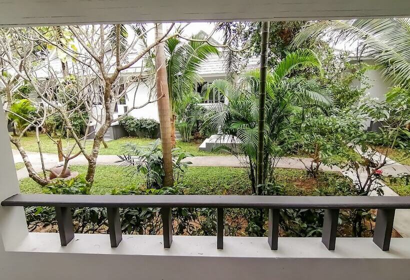 オーシャンビューのスタンダードバンガロー, The Cosy Maenam Beach Resort