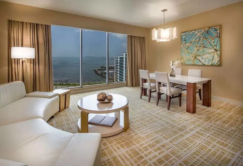 ダブルベッドのスタンダードスタジオ, Waldorf Astoria Panama