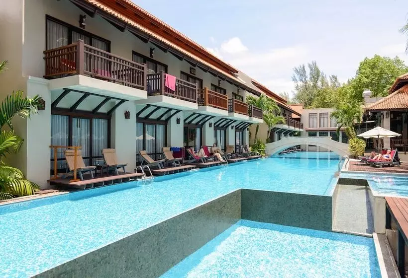 اتاق لوکس با چشم‌انداز استخر, Khaolak Oriental Resort  Adult Only