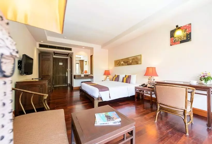 اتاق لوکس با چشم‌انداز استخر, Khaolak Oriental Resort  Adult Only