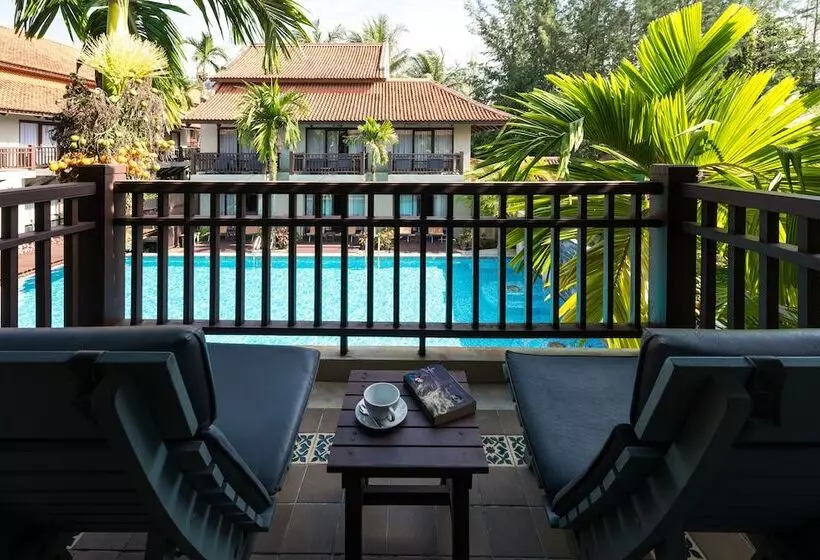 اتاق لوکس با چشم‌انداز استخر, Khaolak Oriental Resort  Adult Only