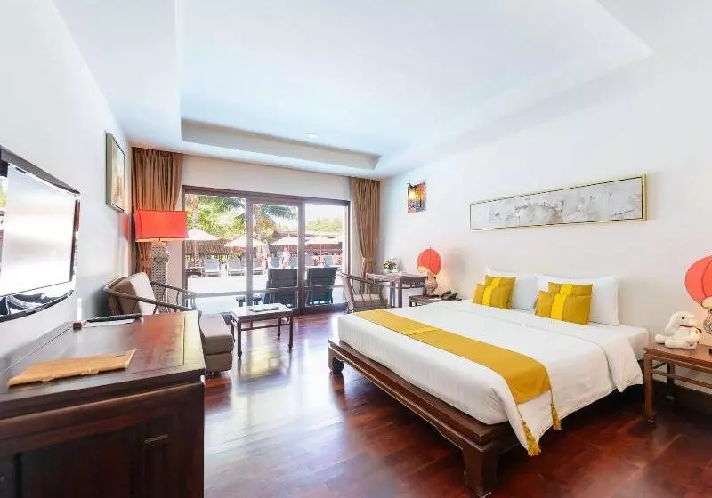 اتاق لوکس با چشم‌انداز استخر, Khaolak Oriental Resort  Adult Only