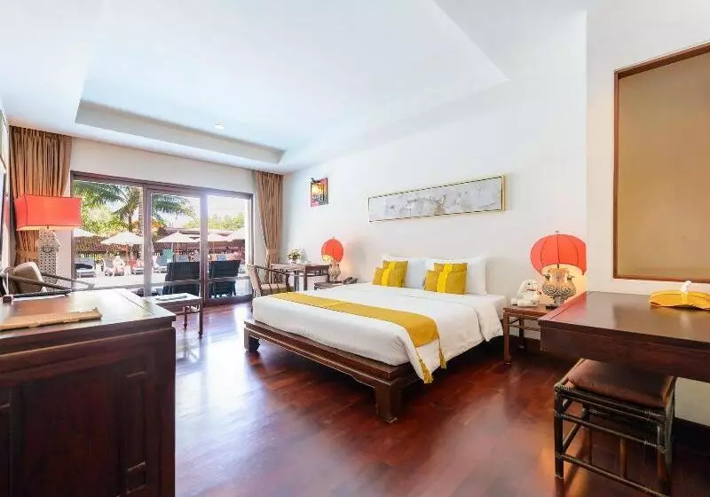 اتاق لوکس با چشم‌انداز استخر, Khaolak Oriental Resort  Adult Only