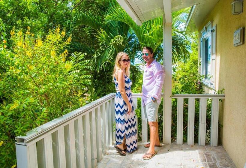 کلبه دلوکس, Kokomo Botanical Resort Caribbean Family Cottages