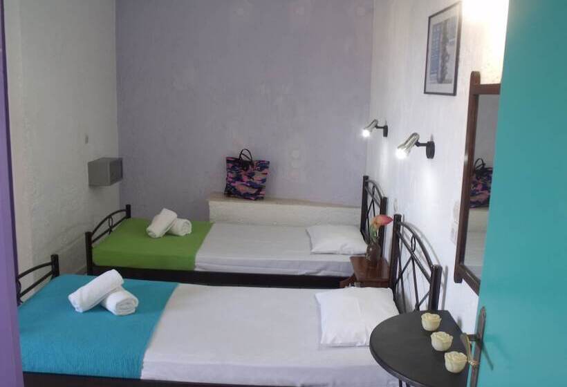 חדר סטודיו סטנדרד, Litsa Studios