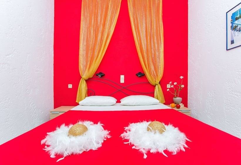 חדר סטודיו סטנדרד, Litsa Studios