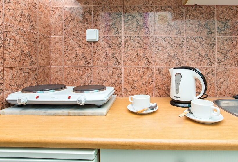 חדר סטודיו סטנדרד, Litsa Studios