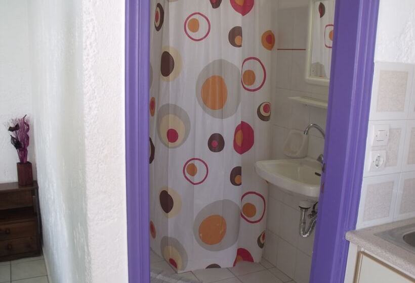 חדר סטודיו סטנדרד, Litsa Studios