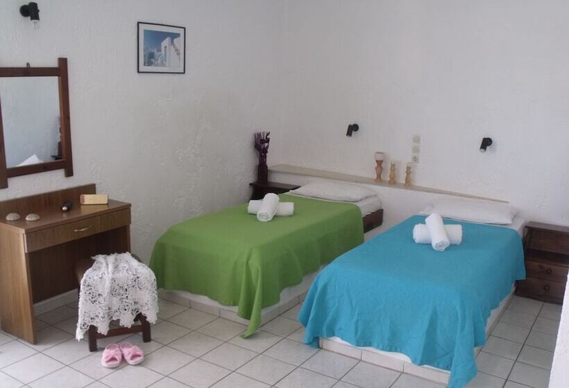 חדר סטודיו סטנדרד, Litsa Studios