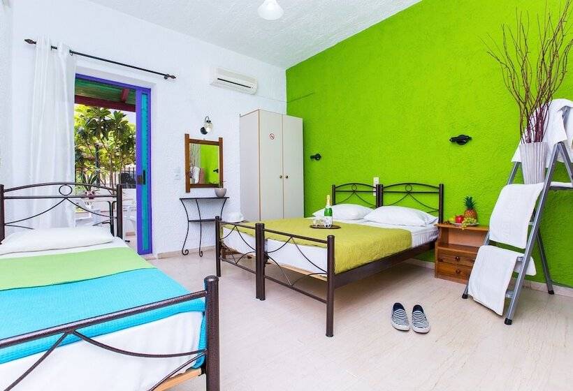 חדר סטודיו סטנדרד, Litsa Studios