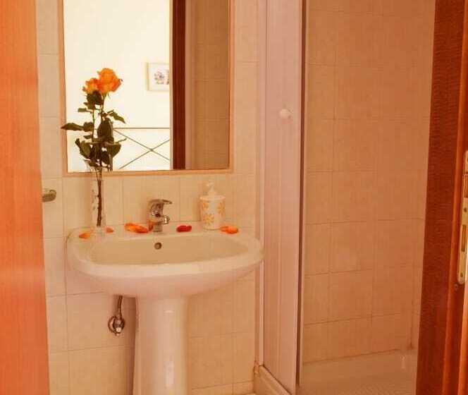 اتاق استاندارد, Titina B&b