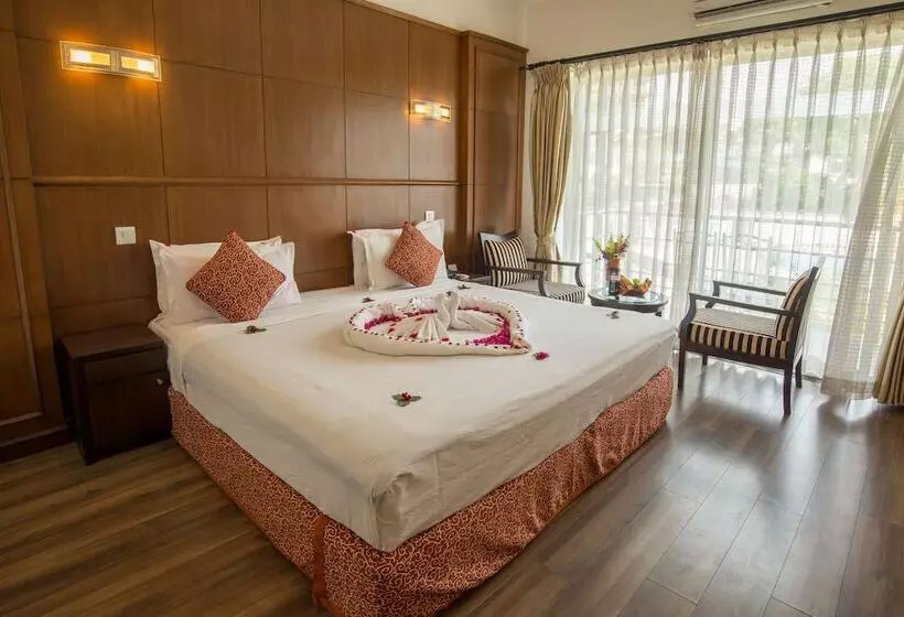 اتاق لوکس یک تخته, Waterfront Resort By Kgh Group