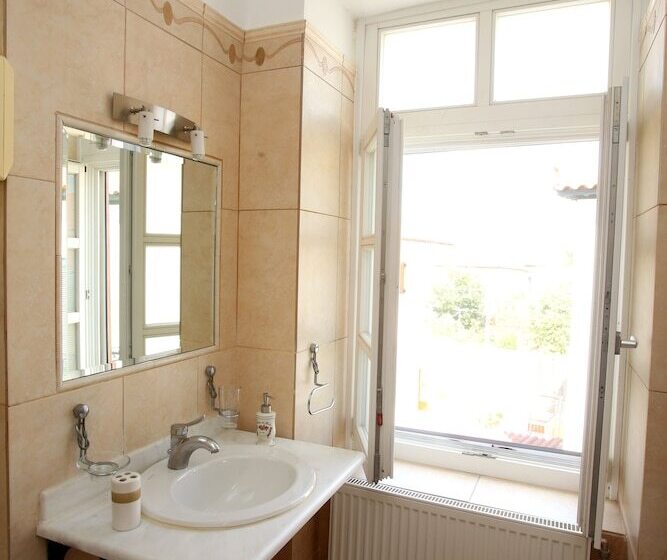 اتاق استاندارد, Ganimede Hotel, Galaxidi