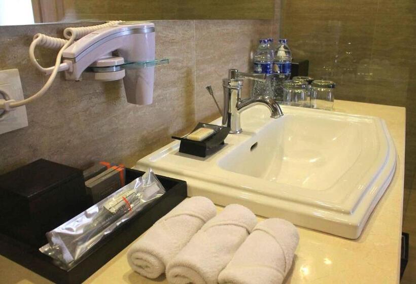 جناح عائلي, Harper Kuta Hotel by Aston