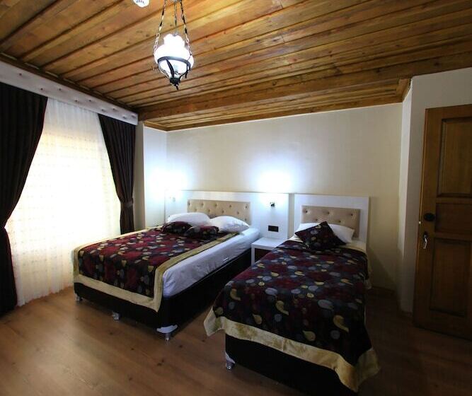 اتاق سوپریور سه تخته, Bacchus Pension