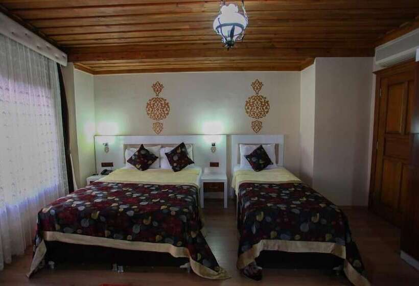 اتاق سوپریور سه تخته, Bacchus Pension