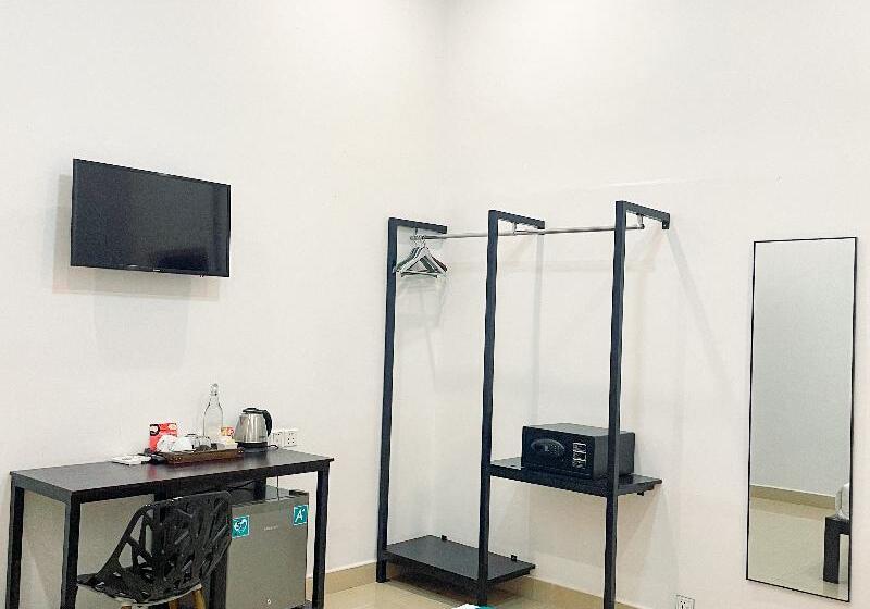 חדר סופריור, Birdcage Boutique