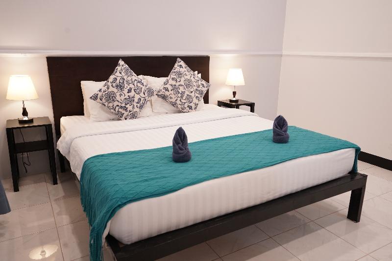 חדר סופריור, Birdcage Boutique