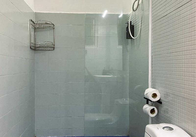 חדר סטנדרט, Birdcage Boutique