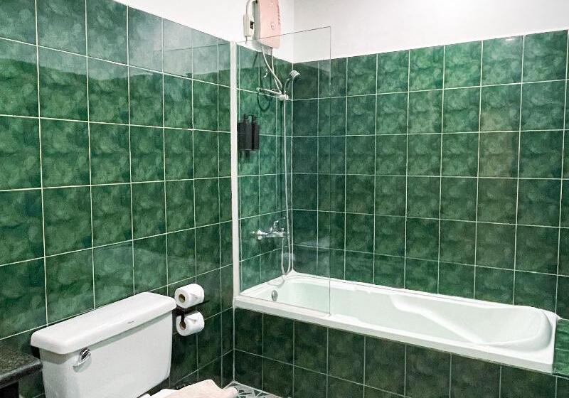 חדר דלוקס, Birdcage Boutique