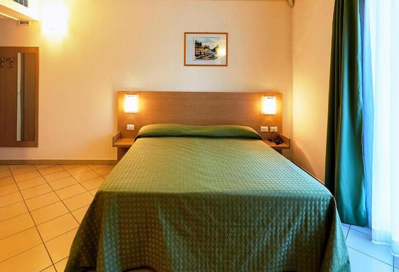 バルコニー付きスタンダードルーム, Bolgheri Marina Resort Ex Varo Village