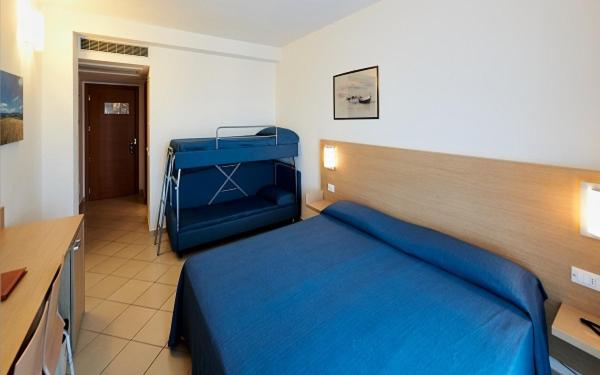 带阳台标准四人间, Bolgheri Marina Resort Ex Varo Village
