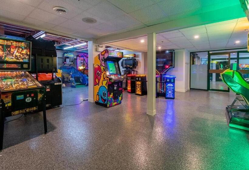 غرفه قياسيه سريرين مزدوجين, Condos Vacances Msa Avec Piscine Et Spas Exterieurs Gratuits 4 Saisons!!