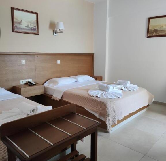 غرفة قياسية ثلاثية ذات إطلالة جانبية على البحر, Filoxenia Hotel Monemvasia