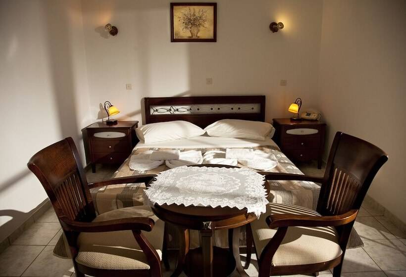 غرفة قياسية إطلالة جانبية علي البحر, Filoxenia Hotel Monemvasia