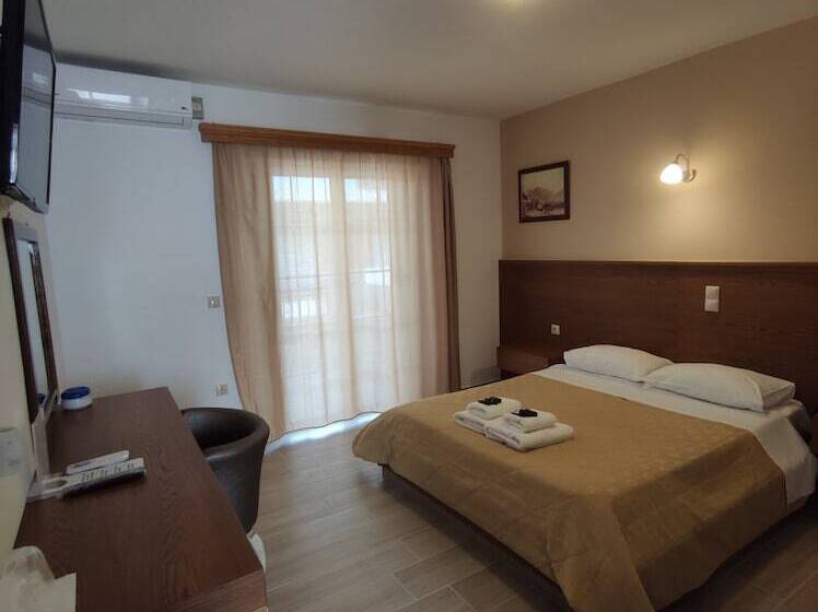 غرفة قياسية إطلالة جانبية علي البحر, Filoxenia Hotel Monemvasia