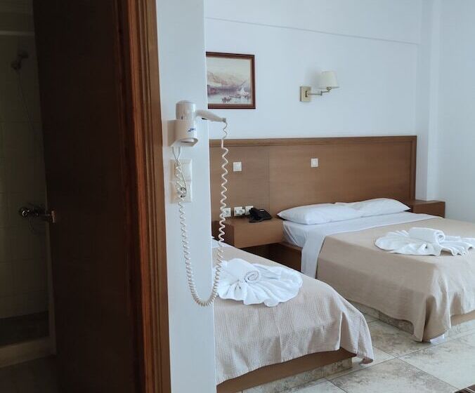 Quarto Triplo Standart Vista Mar Lateral, Filoxenia Hotel Monemvasia