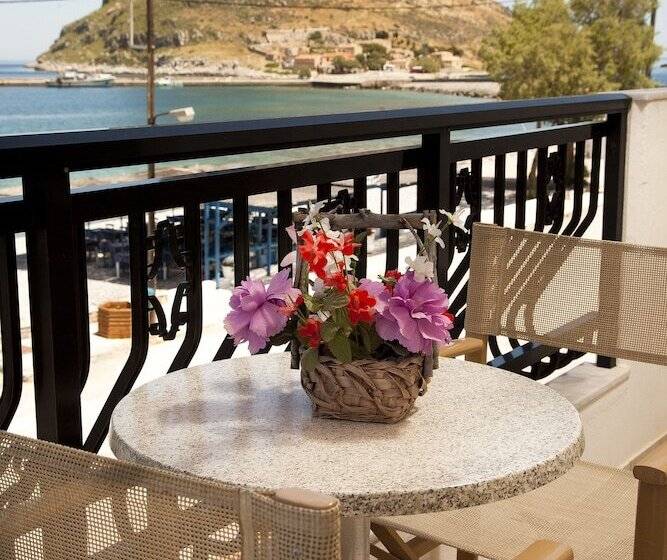 غرفة قياسية مطلّة علي البحر, Filoxenia Hotel Monemvasia