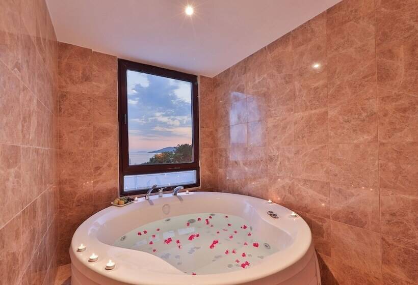 جناح ديلوكس مطل على البحر, Gardenia