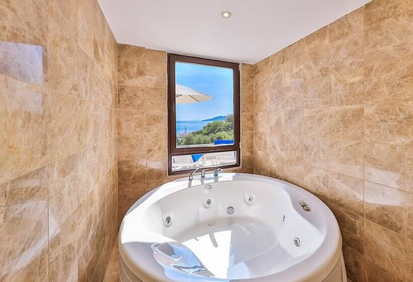 جناح ديلوكس مطل على البحر, Gardenia