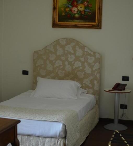اتاق استاندارد یک نفره, Grand Hotel Di Lecce