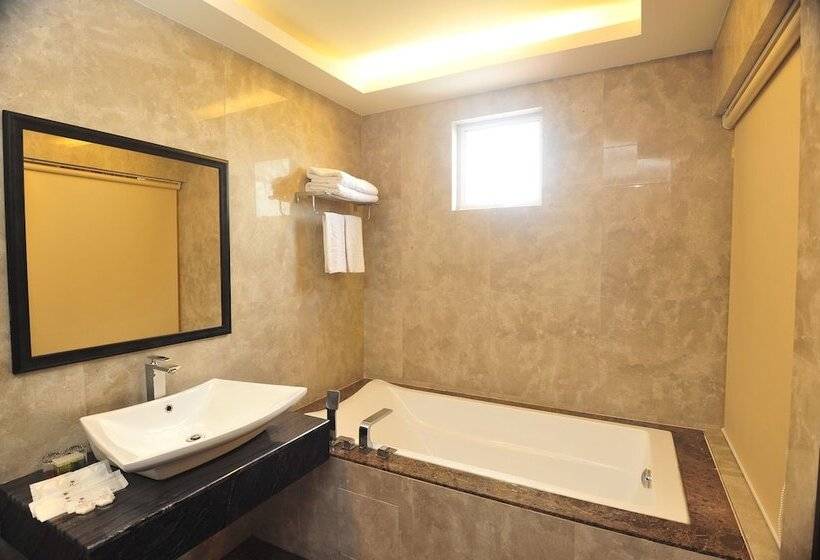 Familien Suite, Hallmark Crown